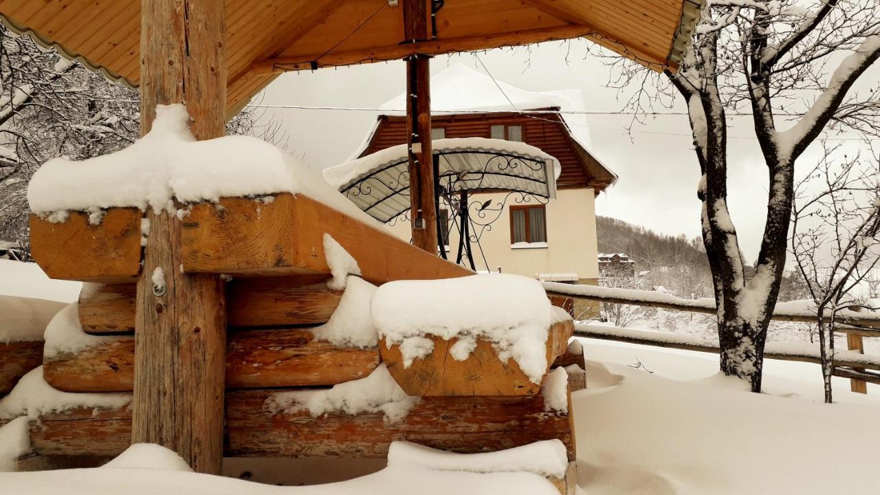 Садиба "Три Царі" Yaremche Exterior photo